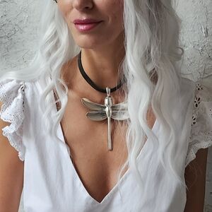 Contemporary Necklac Genuine Leather Choker Silver Pendant Dragonfly